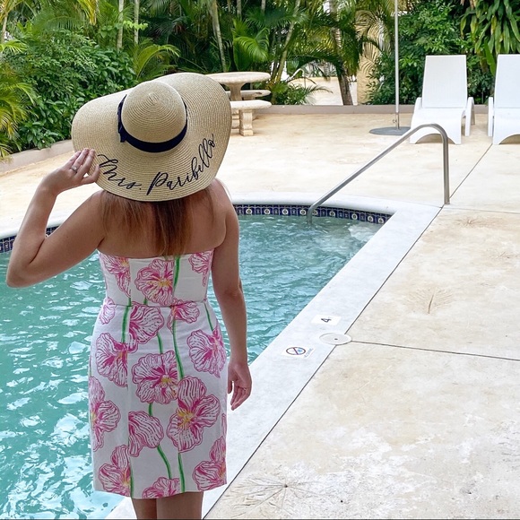 Meet your Seller 🎀 Posh Ambassador - Picture 2 of 6